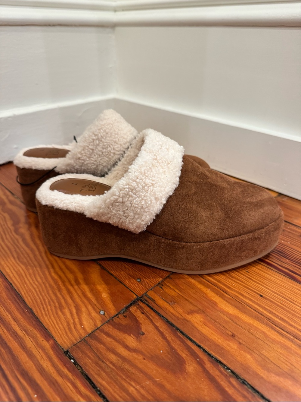 NEW Faux Suede & Shearling Brown Wedge Clogs 
Sz. 7 Boho Cozy Fall